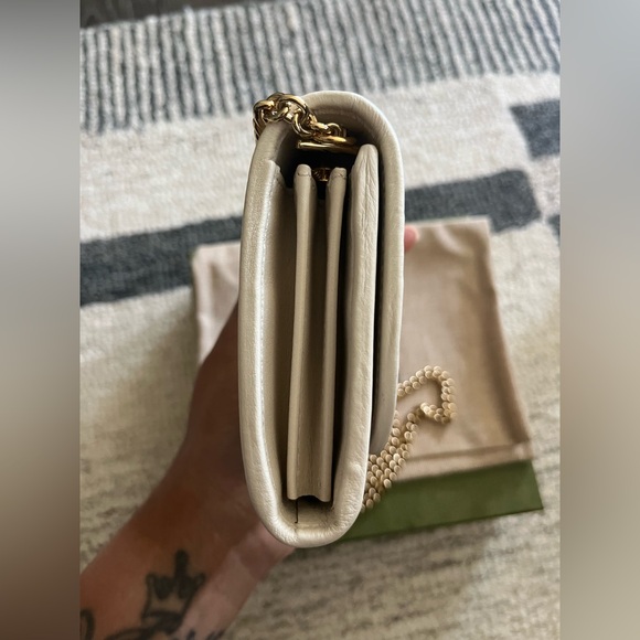 🤍SOLD🤍 Gucci GG Blondie Chain Wallet - Cream/Off-White - Picture 6 of 11